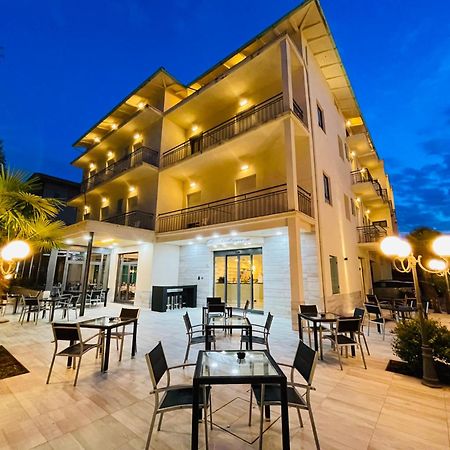 Hotel Bolognese Беллария-Иджеа-Марина Экстерьер фото